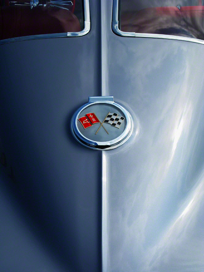 The signature of the 1963 Corvette Sting Ray was its rear split window. Convertiables still outsold this coupe .