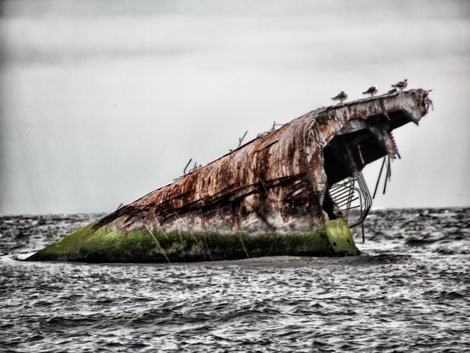 S S Atlantus is the last remains of a experimental fleet of twelve concrete ships built during World War 1 .