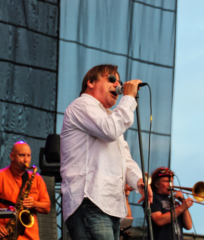 Southside Johnny and band blast out the music.