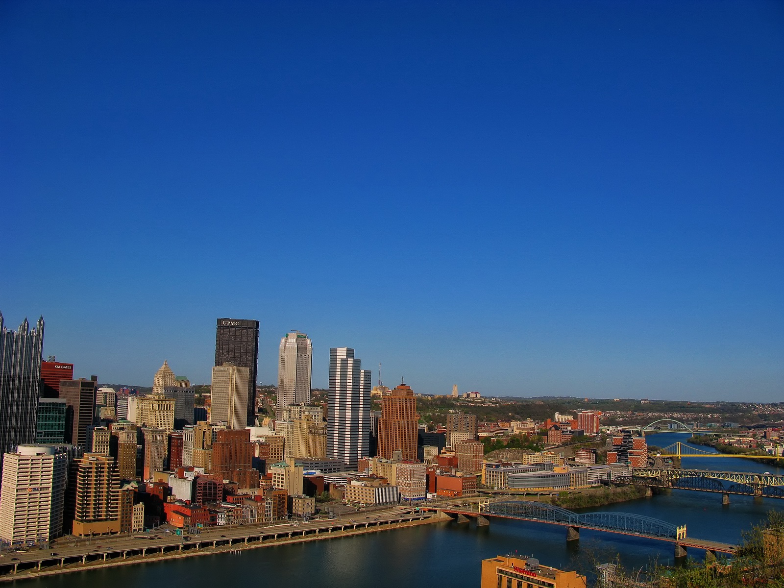 Pittsburgh has over 29 bridges that include suspension, arch, beam, and a coral bridge.